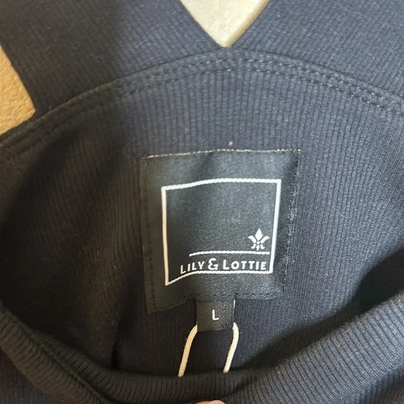 Lily & Lottie Womens Size Large Mid Length Tank Black Square Neckline V Back - Picture 4 of 6